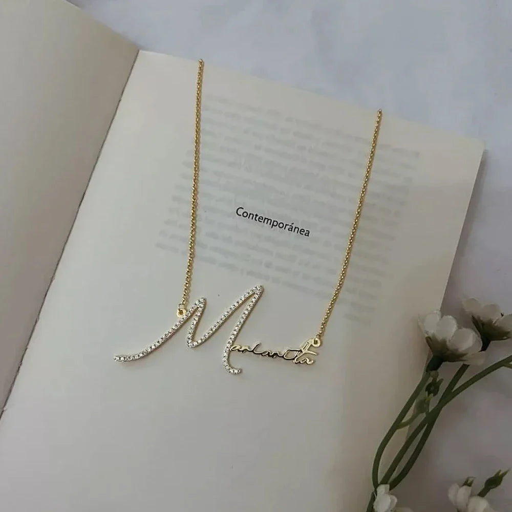 Personalisiertes Namenshalsband "Golden Grace"