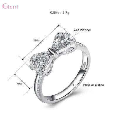 Silberner Schleifenring mit Zirkonia – Eleganz mit einem verspielten Touch