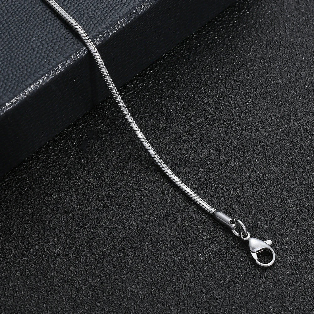 Minimalistisches Edelstahlarmband mit Schlangenkette
