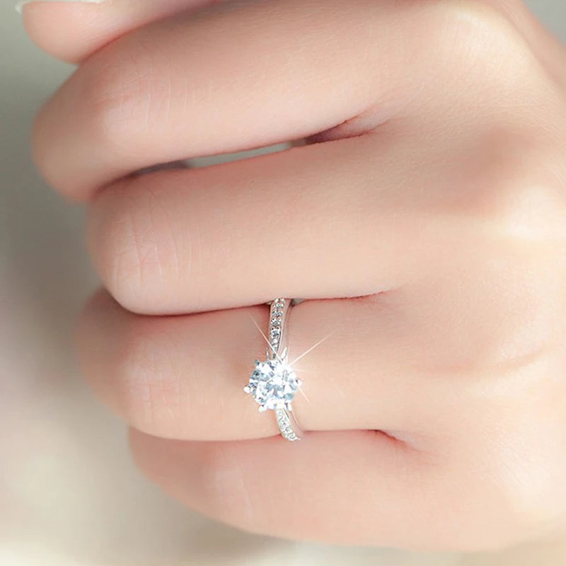 Klassischer Solitär Zirkonia-Ring – Zeitlose Eleganz in Silber ✨