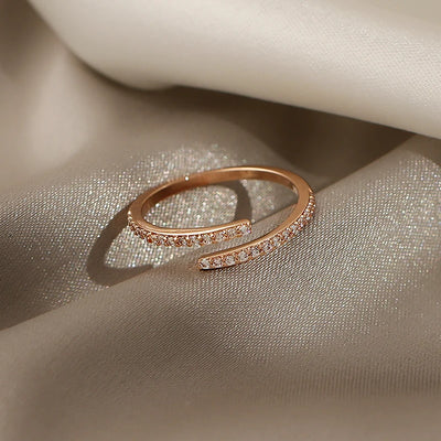 Wickelring in Roségold mit Zirkonia – Eleganz in Bewegung✨
