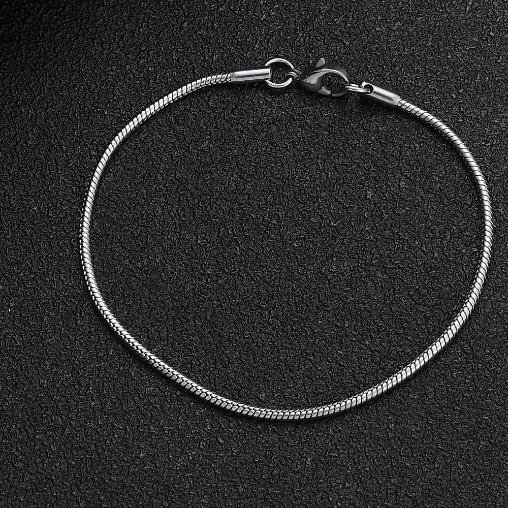 Minimalistisches Edelstahlarmband mit Schlangenkette