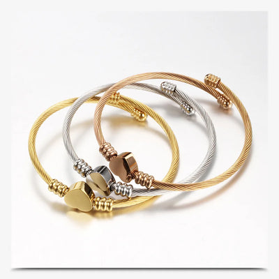 Flexibles Armband mit Herz-Detail in Gold