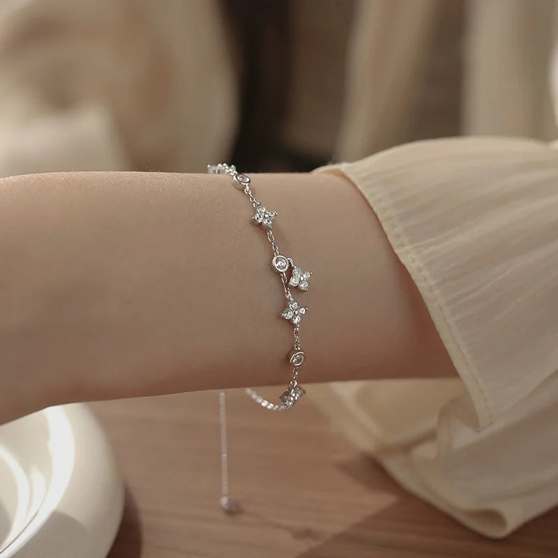 Shine Blossom – Funkelnde Blütenträume am Handgelenk✨