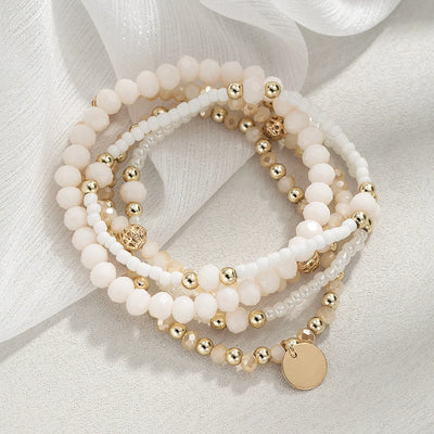 Sandy Glow – Mehrreihiges Perlenarmband mit goldenen Details 🌞✨