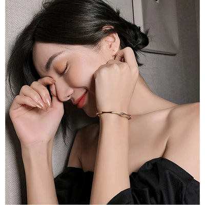 Zen Bangle – Ruhe, Stärke & Glanz vereint✨