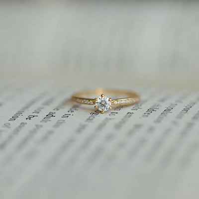 True Sparkle – Zarter Ring mit strahlender Bedeutung✨
