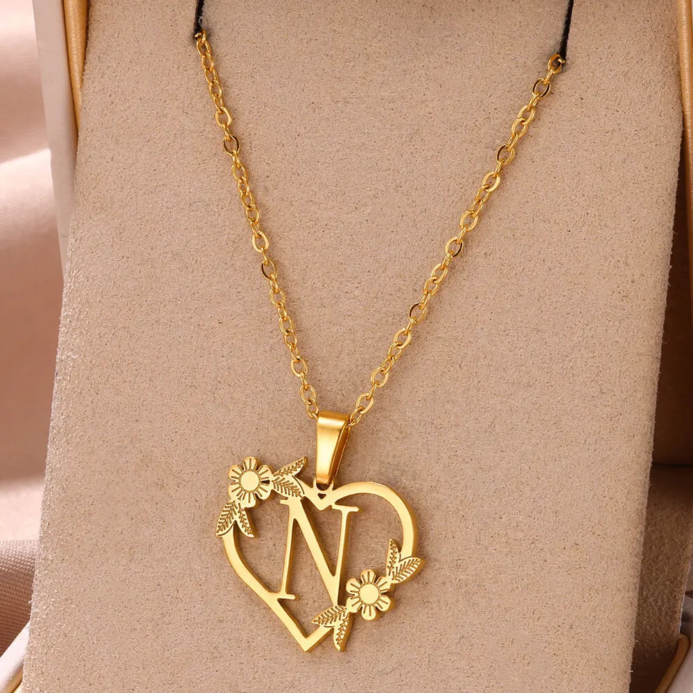 Personalisierte Herz-Kette mit Blumen & Initialen