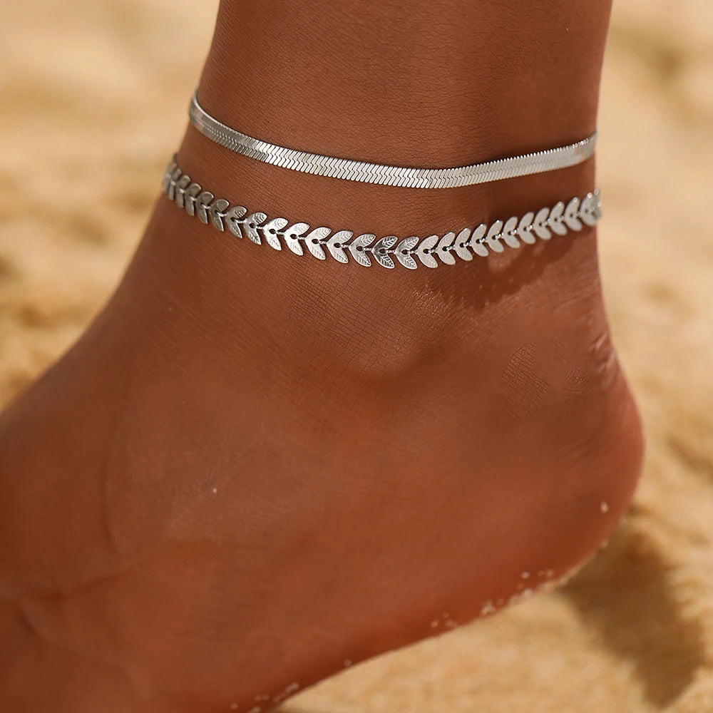 Doppel-Fußkette „Golden Leaf“ – Eleganz für dein Sommeroutfit ✨