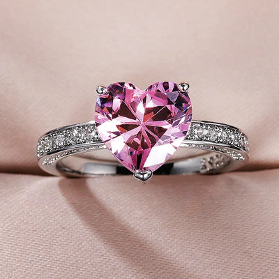 Herzfunkeln – Silberring mit strahlendem Zirkonia-Herz 💎💖
