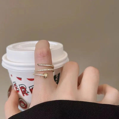 Nail Luxe – Goldener Spiralring mit Zirkonia-Glanz ✨💛