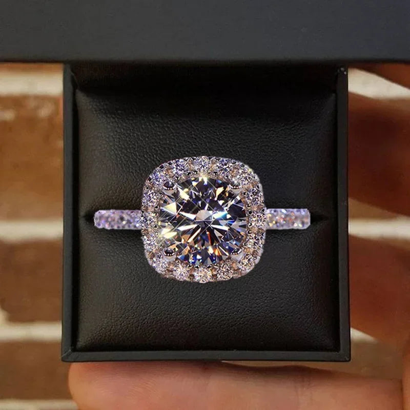 Radiant Sparkle – Eleganter Cushion Cut Ring mit Pavé-Fassung 💎✨