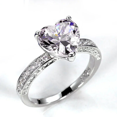 Herzfunkeln – Silberring mit strahlendem Zirkonia-Herz 💎💖
