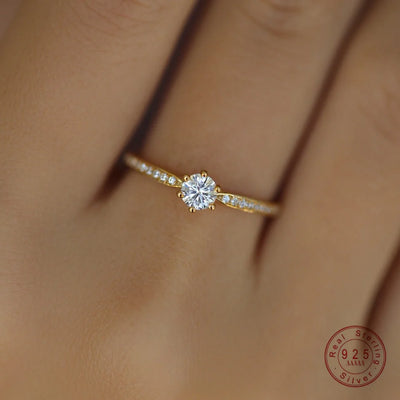 True Sparkle – Zarter Ring mit strahlender Bedeutung✨