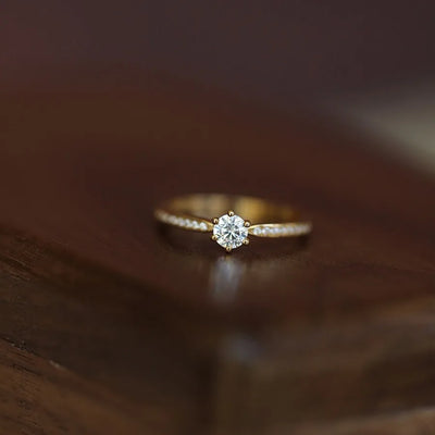 True Sparkle – Zarter Ring mit strahlender Bedeutung✨