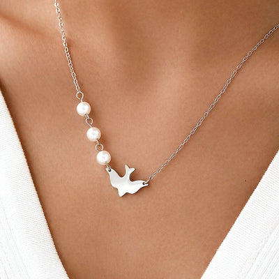 🕊️ Pearl Peace Necklace – Eleganz trifft Symbolik