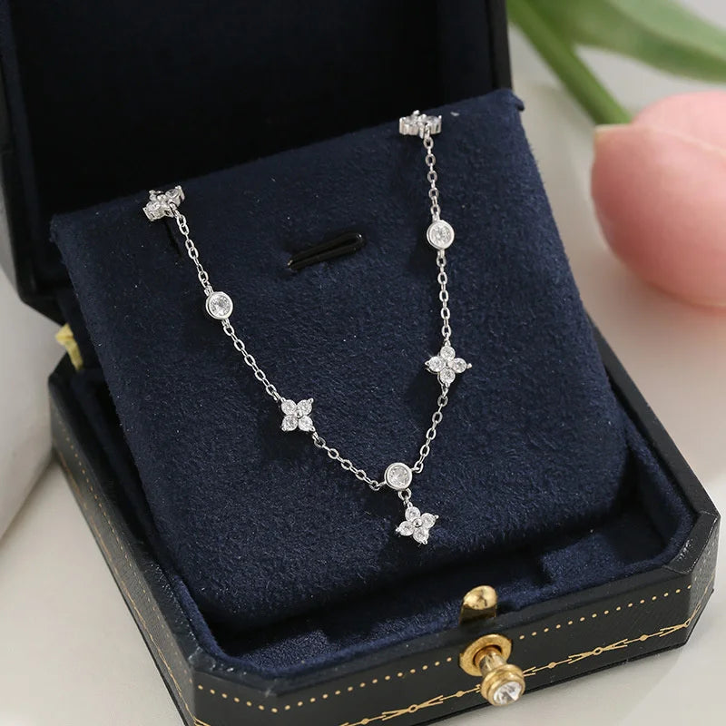 Shine Blossom – Funkelnde Blütenträume am Handgelenk✨