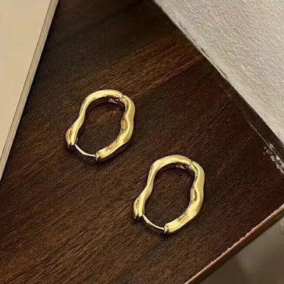 Luna Curve – Doppelte Creolen mit Zirkonia-Glanz ✨