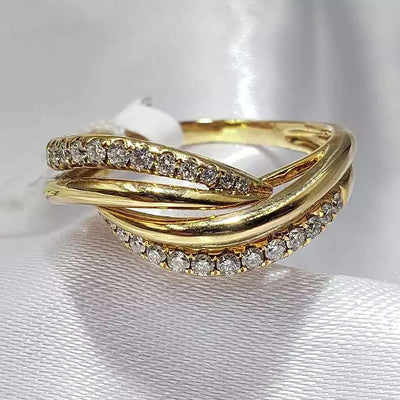Eleganter Knotenring in Gold mit funkelnden Zirkonia💍✨
