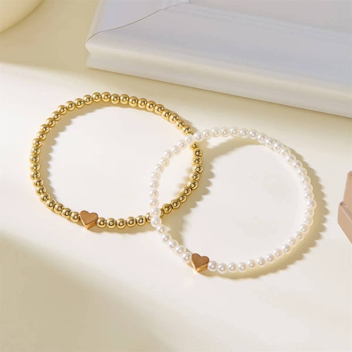 Herz-Perlenarmband Duo – Eleganz in Gold & Weiß✨