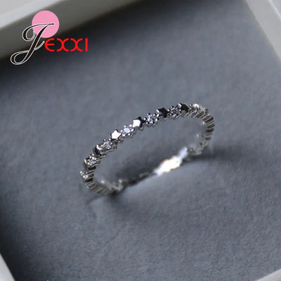 Starline – Zarter Silberring mit Sternenmuster ✨
