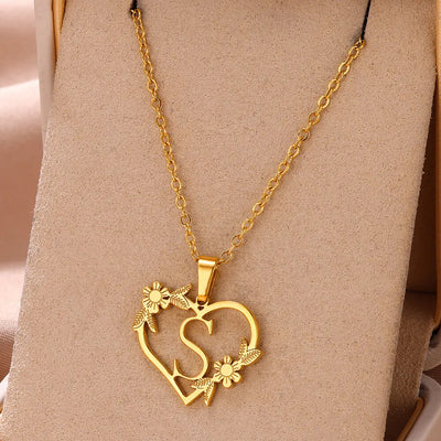 Personalisierte Herz-Kette mit Blumen & Initialen
