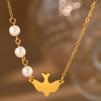🕊️ Pearl Peace Necklace – Eleganz trifft Symbolik