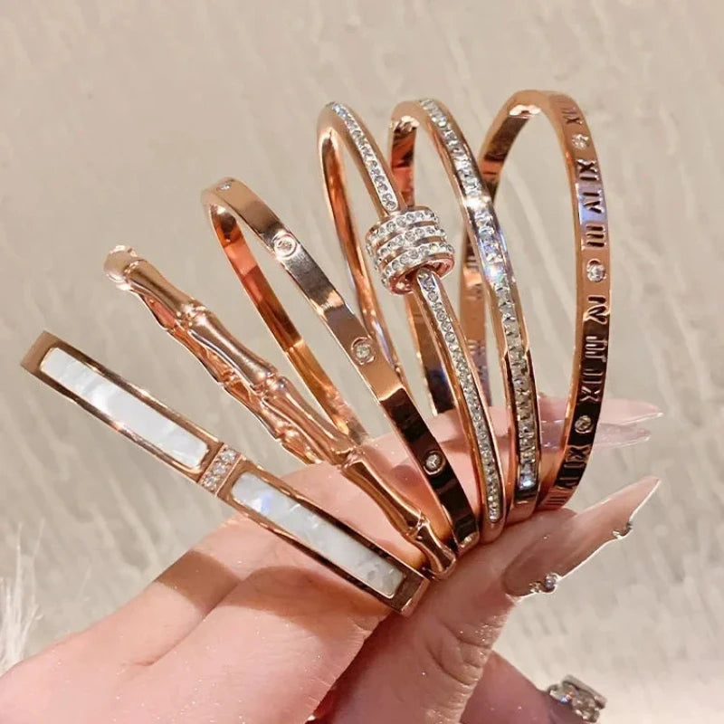 Golden Elegance – Vielseitige Armreife im Rosé-Finish✨