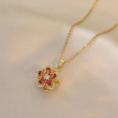 Blütenanhänger mit Kristallen – Funkelnde Eleganz in Blumenform