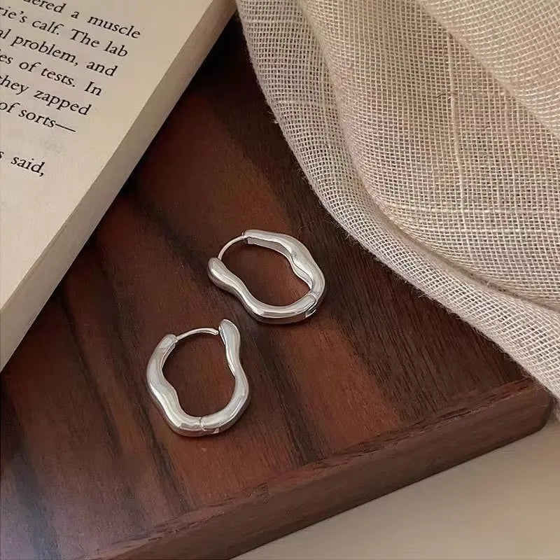 Luna Curve – Doppelte Creolen mit Zirkonia-Glanz ✨