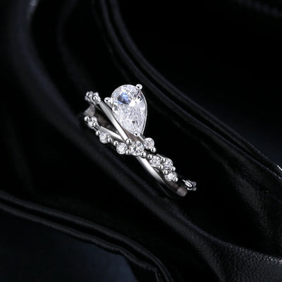 Eleganter Ring mit Tropfen-Zirkonia – Zeitlose Romantik in Silber