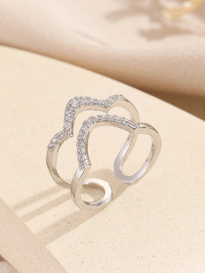 Doppelter Chevron-Ring mit Zirkonia – Eleganz im modernen Design