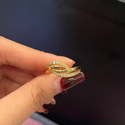 Eleganter Knotenring in Gold mit funkelnden Zirkonia💍✨