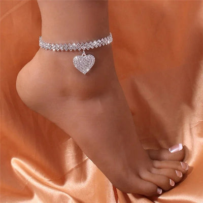 Elegante silberne Fußkette mit herzförmigem Anhänger