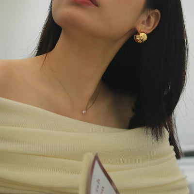 Golden Glow – Minimalistische Kette mit Glanzstein✨💎