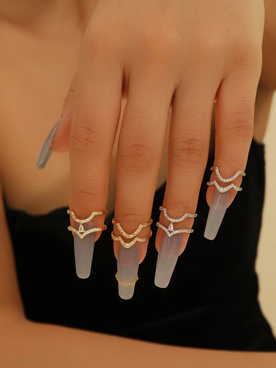 Doppelter Chevron-Ring mit Zirkonia – Eleganz im modernen Design