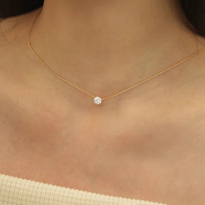 Golden Glow – Minimalistische Kette mit Glanzstein✨💎