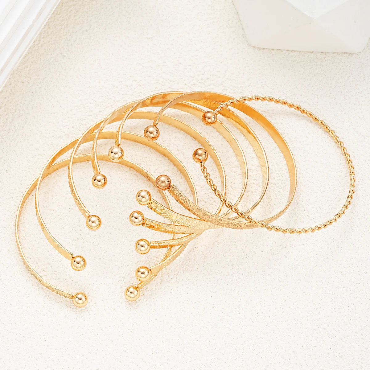 Golden Glow✨ – 7er Armreifen-Set für deinen Shine Moment 💫