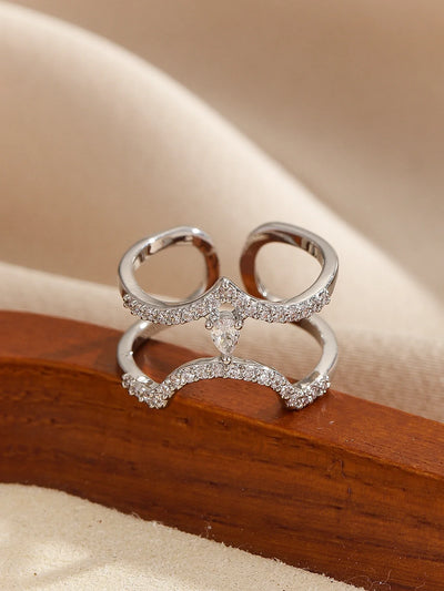 Doppelter Chevron-Ring mit Zirkonia – Eleganz im modernen Design