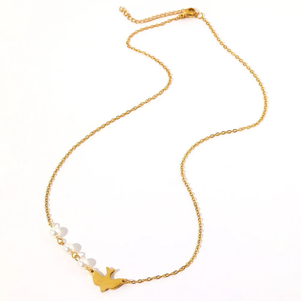 🕊️ Pearl Peace Necklace – Eleganz trifft Symbolik