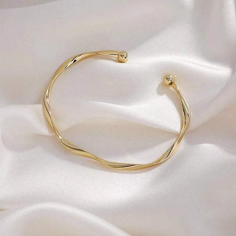 Luxuriöse Armreif-Kollektion mit Zirkonia