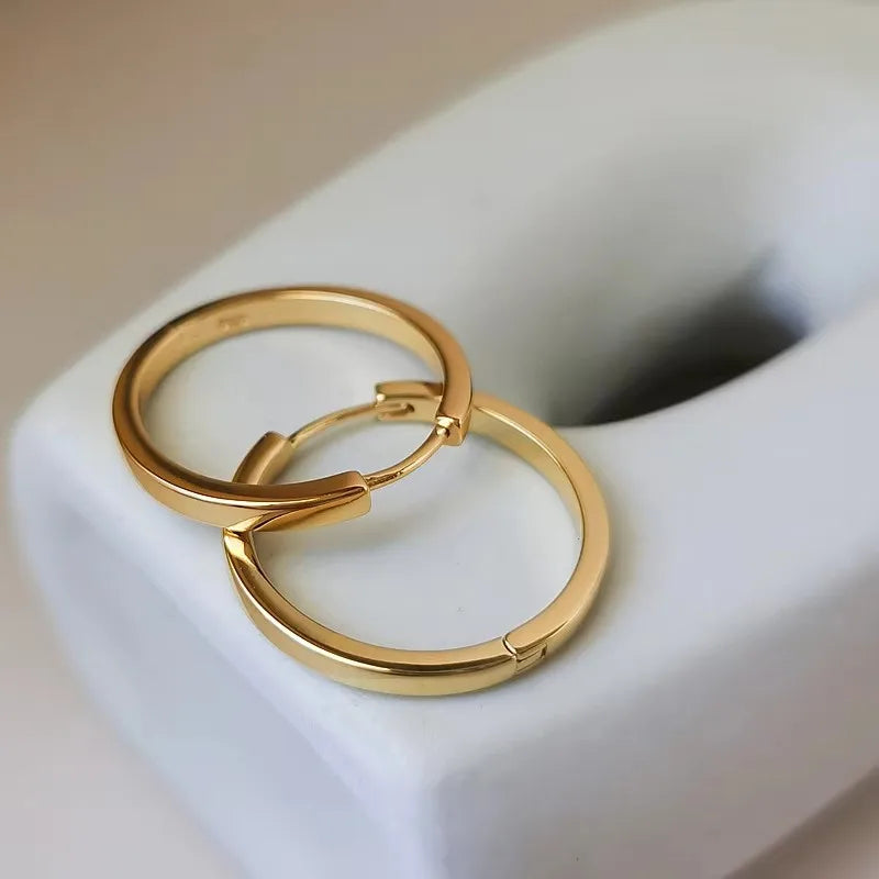 Luna Curve – Doppelte Creolen mit Zirkonia-Glanz ✨