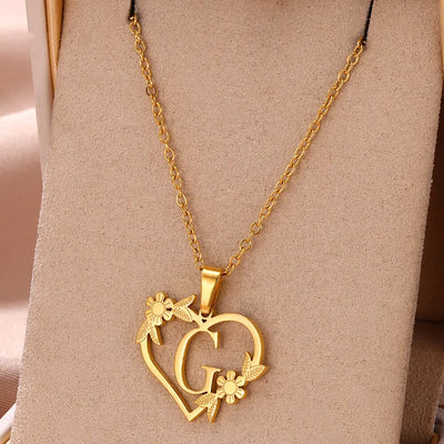 Personalisierte Herz-Kette mit Blumen & Initialen