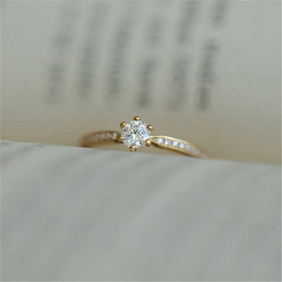 True Sparkle – Zarter Ring mit strahlender Bedeutung✨