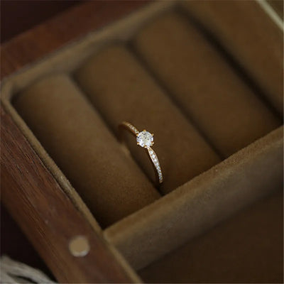 True Sparkle – Zarter Ring mit strahlender Bedeutung✨