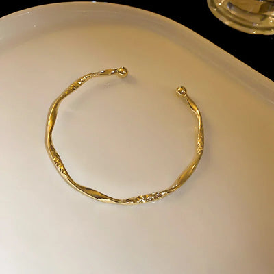 Zen Bangle – Ruhe, Stärke & Glanz vereint✨