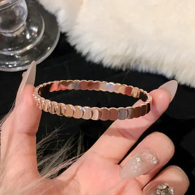 Golden Elegance – Vielseitige Armreife im Rosé-Finish✨