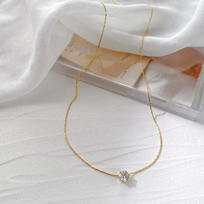 Golden Glow – Minimalistische Kette mit Glanzstein✨💎