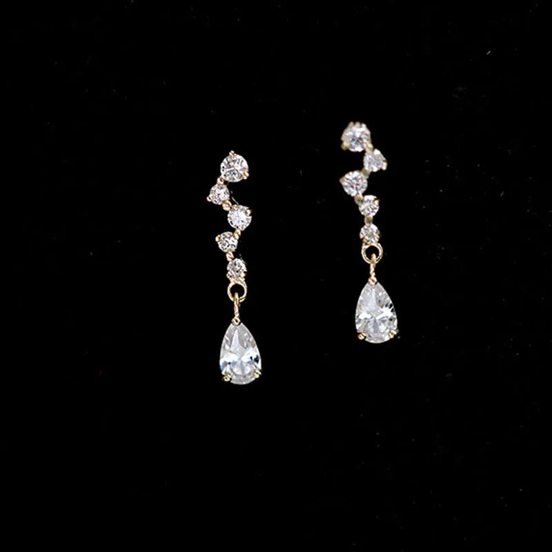✨ Elegante Zirkonia-Ohrringe in Gold – Zeitlose Schönheit für jeden Anlass 💎