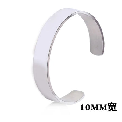 Minimalistisches Edelstahl-Manschettenarmband